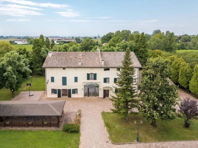 Villa Indipendente in vendita a Unione delle Terre d'Argine, Carpi