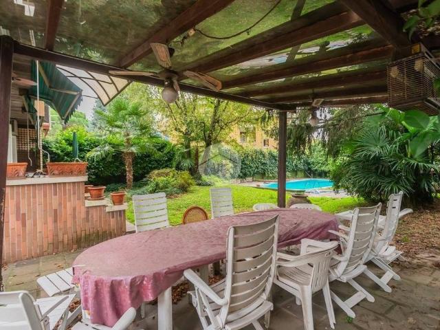 Villa Indipendente in vendita a Vedano Al Lambro, Lombardia