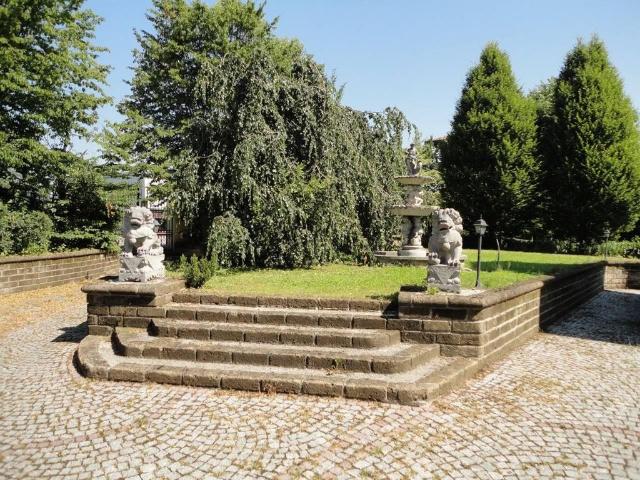 Villa Indipendente in vendita a Merate, Lombardia