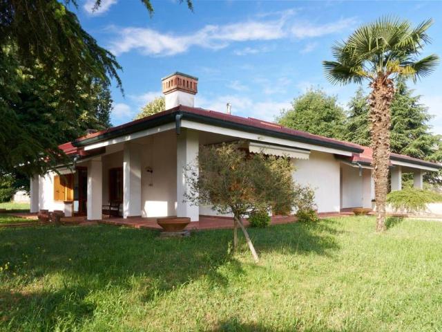 Villa Indipendente in vendita a Bassa Reggiana, Re