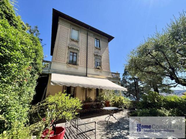 Villa Indipendente in vendita a Como