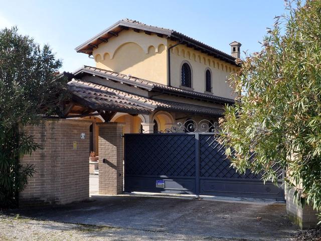 Villa Indipendente in vendita a Unione dei Comuni della Val Vibrata, Tortoreto