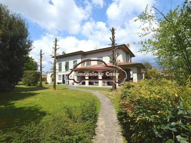 Villa Indipendente in vendita a Capannori, Toscana