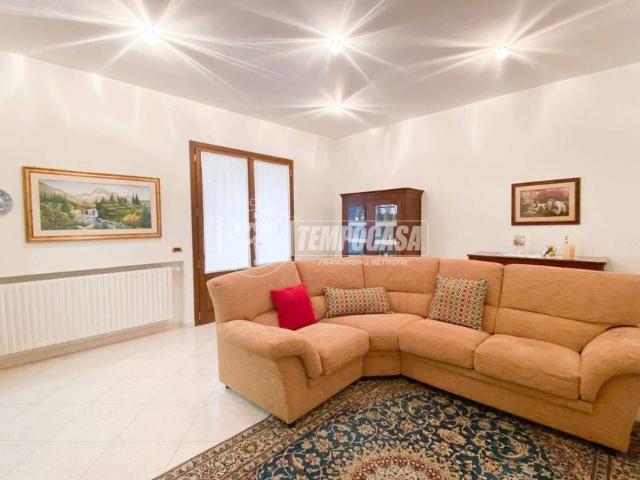 Villa Indipendente in vendita a Unione dei comuni del Distretto Ceramico, Fiorano Modenese