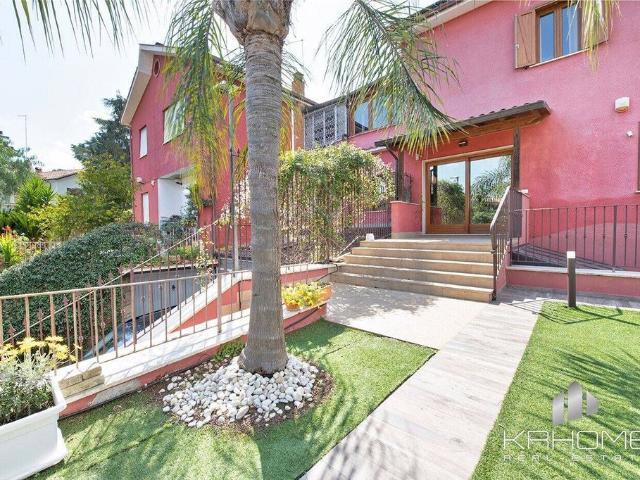 Villa Indipendente in vendita a Spinaceto, Roma Capitale