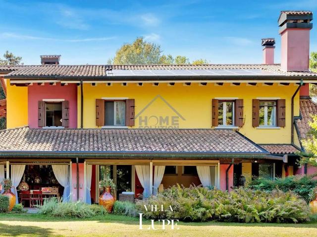 Villa Indipendente in vendita a Frosinone, Lazio