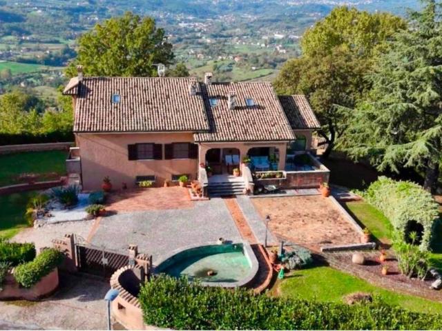 Villa Indipendente in vendita a Arpino, Lazio