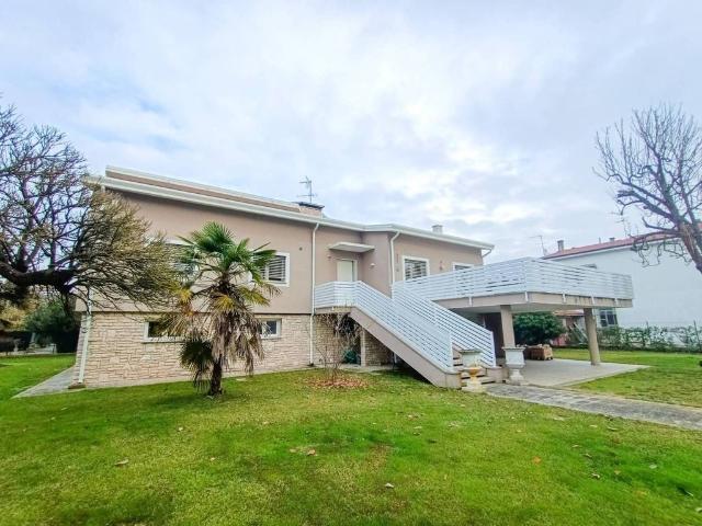 Villa Indipendente in vendita a Borgo Dolomiti, Adria