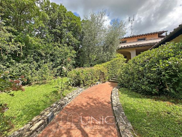 Villa Indipendente in vendita a I lecci, Prato