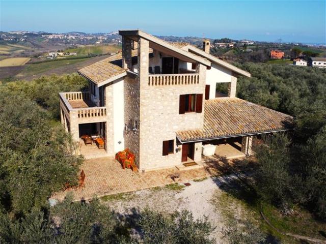 Villa Indipendente in vendita a Castellana, Pianella