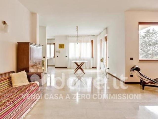 Villa Indipendente in vendita a Valdarno, Albizzate
