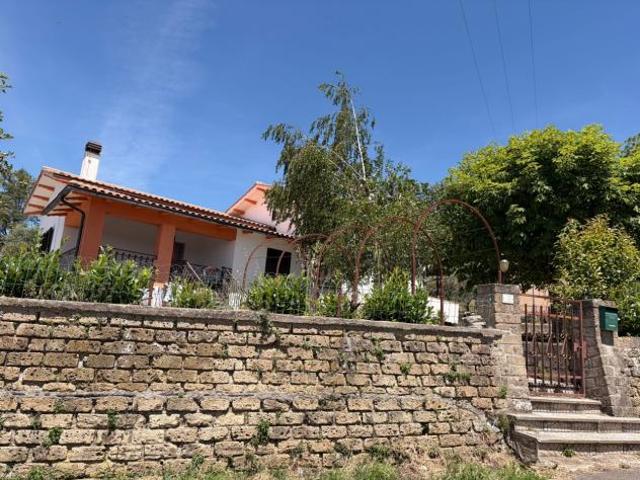 Villa Indipendente in vendita a Unione di Comuni Montani Colline del Fiora, Sorano