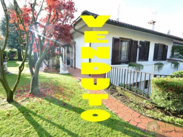 Villa Indipendente in vendita a Burago Di Molgora, Lombardia