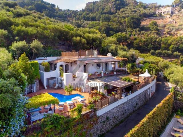 Villa Indipendente in vendita a Sorrento, Campania