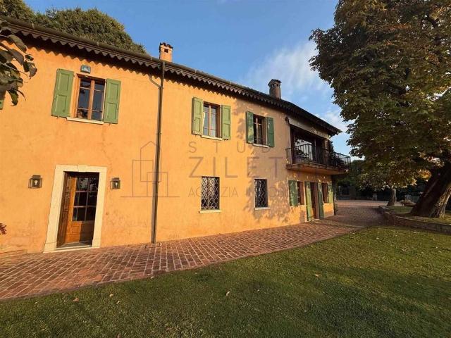 Villa Indipendente in vendita a Zona Centro, Brescia