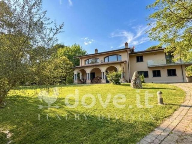 Villa Indipendente in vendita a Rivodutri, Lazio