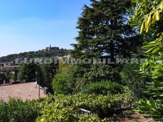 Villa Indipendente in vendita a Zona Centro, Brescia