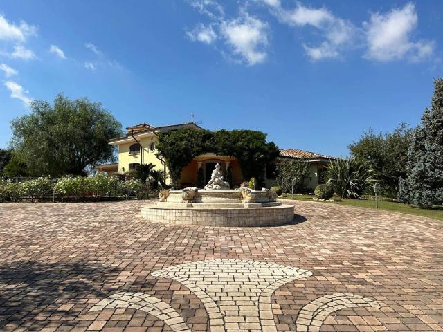 Villa Indipendente in vendita a Cervicione, Roma Capitale