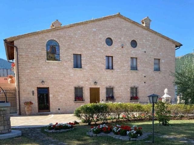 Villa Indipendente in vendita a Marche, Pesaro E Urbino