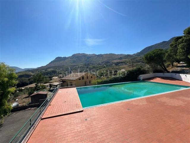 Villa Indipendente in vendita a Aquino, Monreale