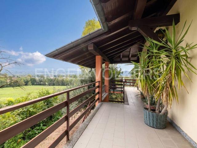 Villa Indipendente in vendita a Lissago, Varese
