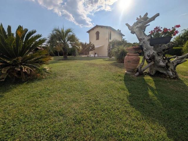 Villa Indipendente in vendita a Fornello, Campi Bisenzio