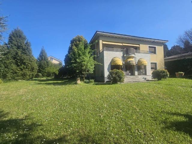 Villa Indipendente in vendita a Pagnano, Merate