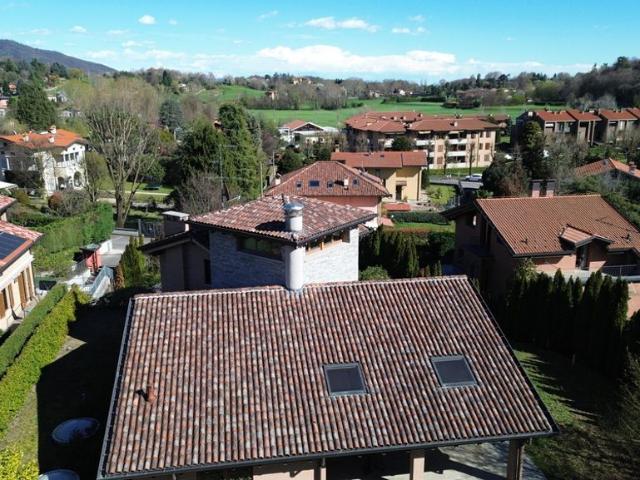 Villa Indipendente in vendita a Sartirana, Merate