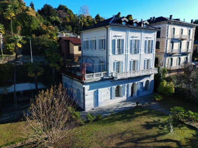 Villa Indipendente in vendita a Intra, Piemonte