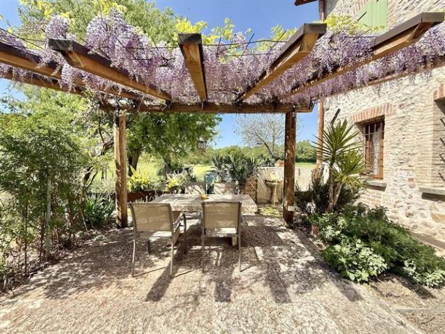 Villa Indipendente in vendita a Monzambano, Lombardia