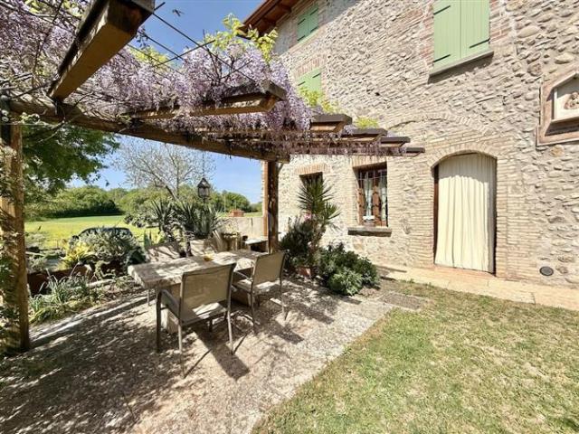 Villa Indipendente in vendita a Monzambano, Lombardia