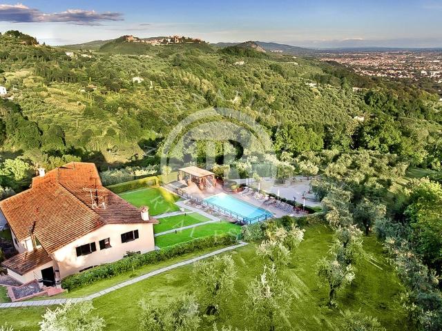 Villa Indipendente in vendita a Montecatini Terme, Toscana