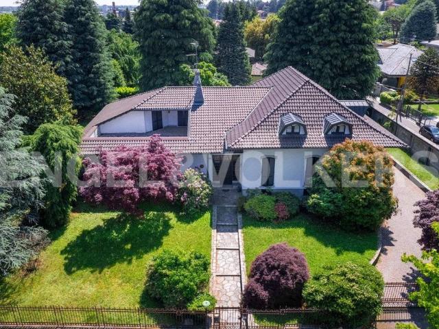 Villa Indipendente in vendita a Cuoricino, Cardano Al Campo