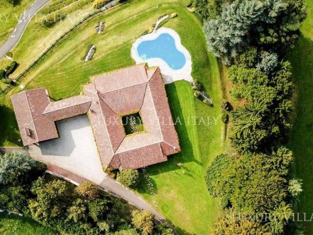 Villa Indipendente in vendita a Eupilio, Lombardia