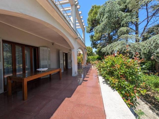 Villa Indipendente in vendita a Puglia, Barletta-andria-trani