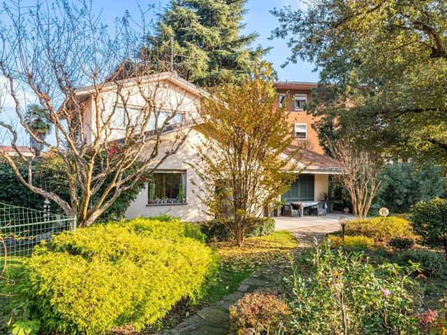 Villa Indipendente in vendita a Monticello, Lombardia