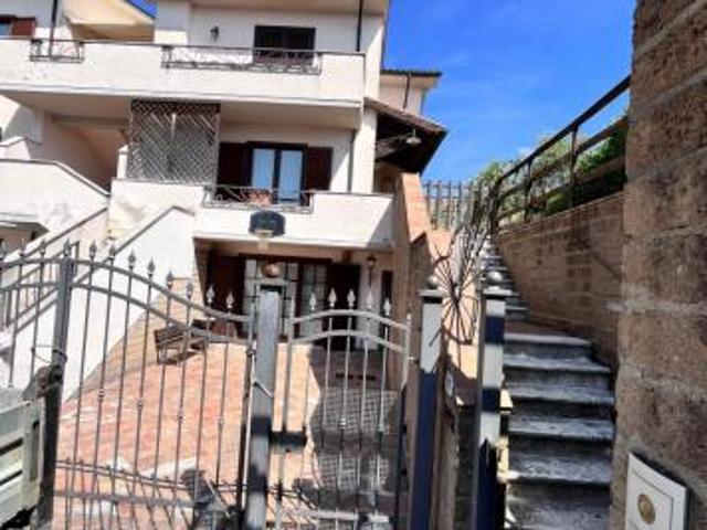 Villa Indipendente in vendita a Unione di Comuni Montani Colline del Fiora, Pitigliano