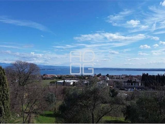 Villa Indipendente in vendita a Desenzano Del Garda, Brescia
