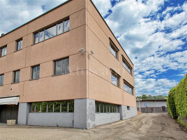 Villa Indipendente in vendita a Comunità Montana del Piambello, Cunardo