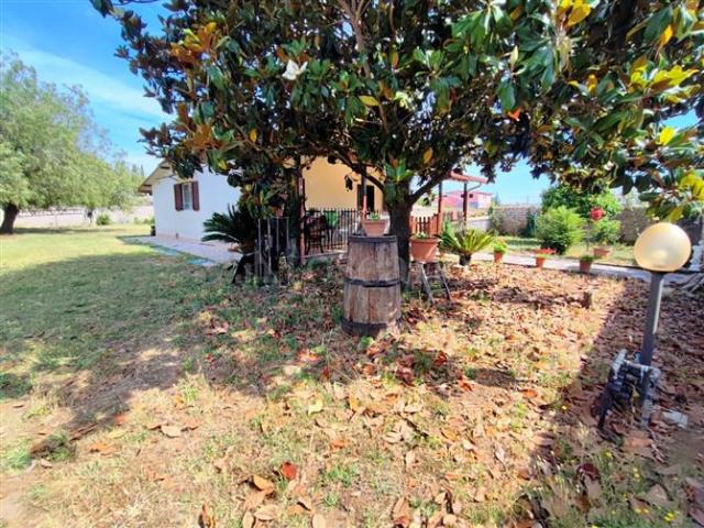 Villa Indipendente in vendita a Aprilia, Lazio