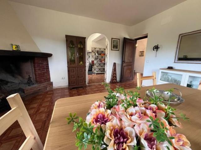 Villa Indipendente in vendita a Unione di Comuni Montani Colline del Fiora, Sorano