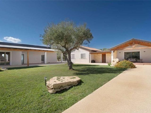 Villa Indipendente in vendita a Alghero, Sardigna/Sardegna