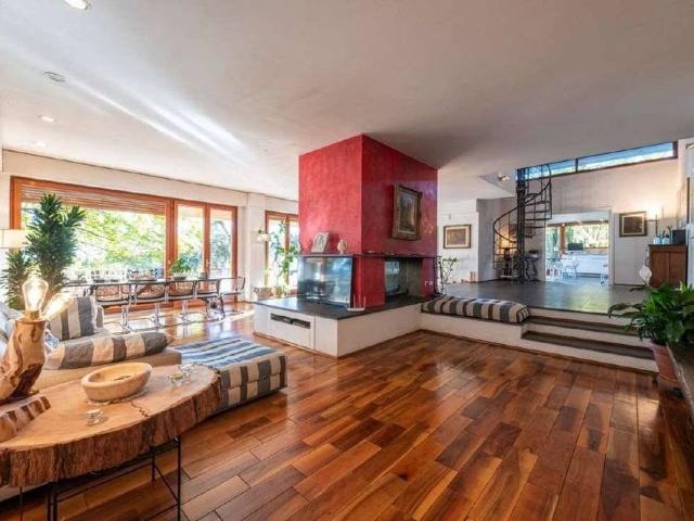 Villa Indipendente in vendita a San Fermo Della Battaglia, Lombardia