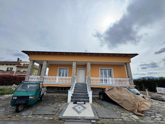 Casa in vendita a Altopascio, Toscana