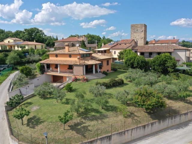 Casa in vendita a Montefalco, Umbria