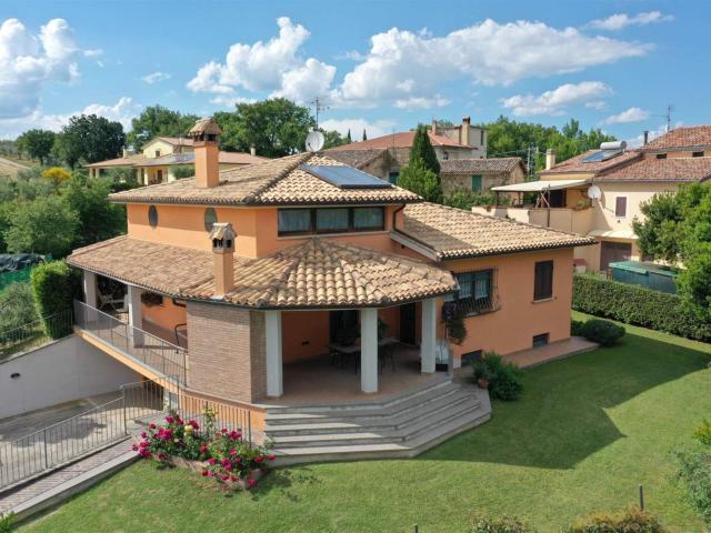 Casa in vendita a Montefalco, Umbria