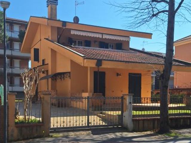 Villa Indipendente in vendita a Bellaria, Reggio Emilia