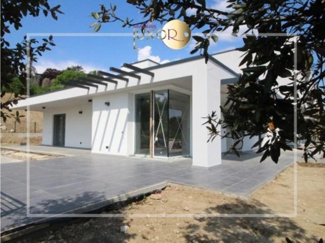 Villa Indipendente in vendita a Casatenovo, Lecco