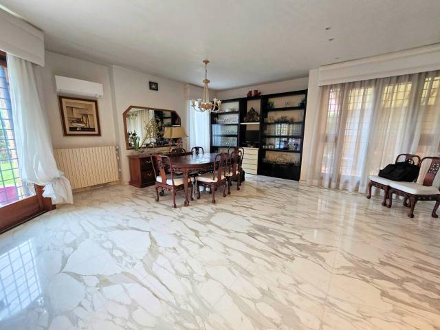 Villa Indipendente in vendita a Pieve A Nievole, Toscana