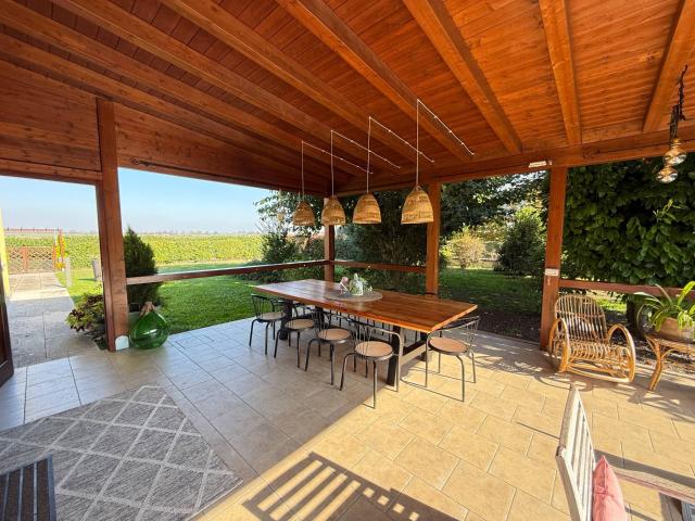 Villa Indipendente in vendita a Borgo Mantovano, Pieve Di Coriano